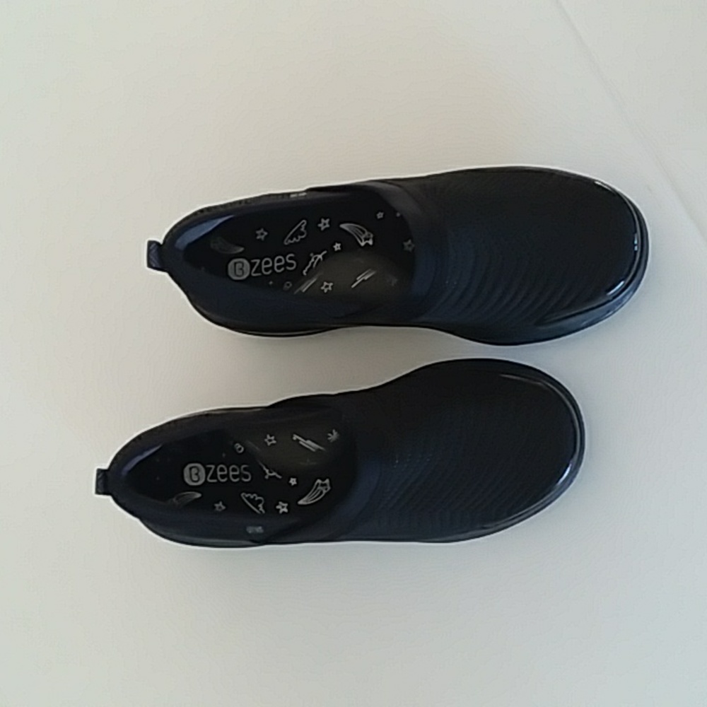 NWOT BZees Shoes